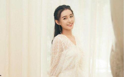 娱乐圈爆料蒋依依是谁啊,蒋依依是谁?揭秘童星转型之路 第2张 娱乐圈爆料蒋依依是谁啊,蒋依依是谁?揭秘童星转型之路 第2张